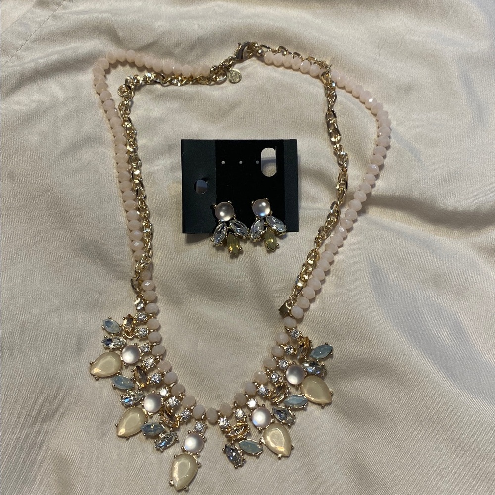 Loft statement necklace and earrings set like new